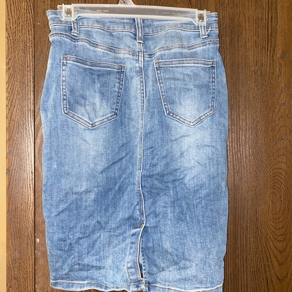 Cute midi jean skirt! - Picture 2 of 2